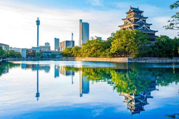 NHK全国「最強の城スペシャル」に宮本が出演した際に紹介された作品。水の都ひろしまの美しい鏡面景色。広島城公式WEBサイトのTOPスライドにも採用されている。